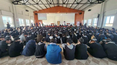 Kütahya'da Bilal Erdoğan Öğrencilerle Buluştu