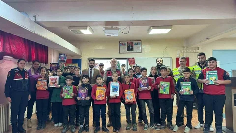 Muş'ta Jandarmadan Öğrencilere Eğitim Verildi