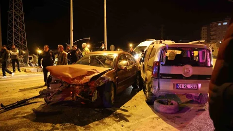 Adana'da Trafik Kazası: İki Yaralı Var