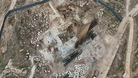 Zerzevan Kalesi’nde Restorasyon Çalışmaları Başlıyor