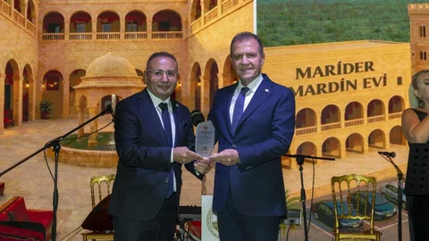 Vahap Seçer Marider'in 25. Yıl Gecesinde Konuştu: " Bir Arada Yaşama Kültürü Siyaset Üstüdür"