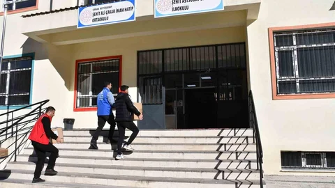 Şırnak’ta Şehit Kütüphanelerine Kitap Desteği