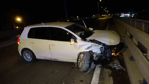 Antalya'da Trafik Kazası: 2 Yaralı