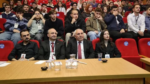 Kütahya'da Gençler Fikir Yarışması Düzenlendi