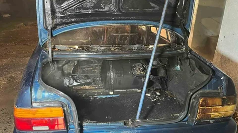 Sakarya'da Park Halinde Yangın Çıkan Araç