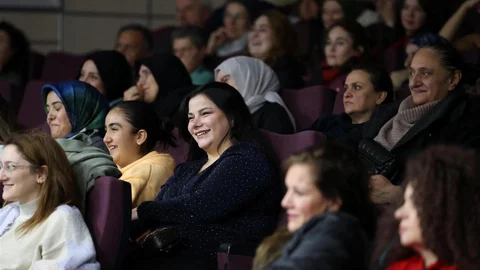 Kartepe’de Tiyatro Şöleni Gerçekleşti