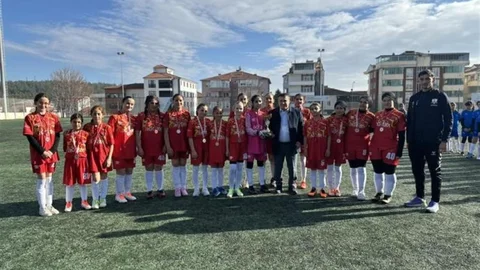Bilecik'te Yıldız Kızlar Futbol Müsabakaları Tamamlandı