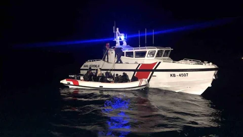 İzmir'de 24 Saatte 99 Göçmen Yakalandı