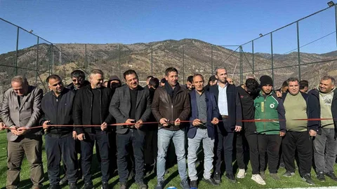 Feke'de Modern Halı Saha Açılışı
