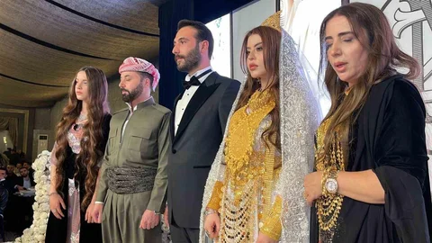 Şanlıurfa'da Aşiret Düğününde Altın Takıldı