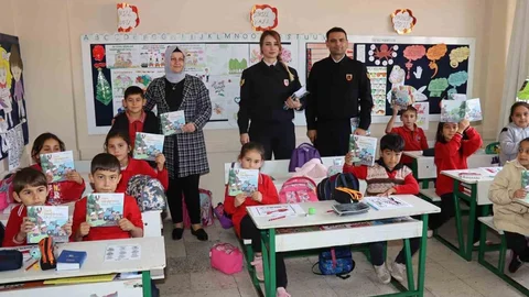 Mersin'de Jandarmadan Öğrencilere Eğitim