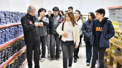 İyilik Elçisi Projesi Gençlere Tarih ve Yardımlaşma Aşılıyor