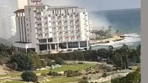 Erdemli Ayaş’ta Otelin Hemen Arkasındaki Yeşil Alan Alev Aldı!