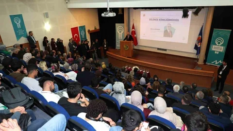 " Dil Savunması, Vatan Savunmasıdır": Mersin'de 'dilimiz Kimliğimizdir' Konferansı