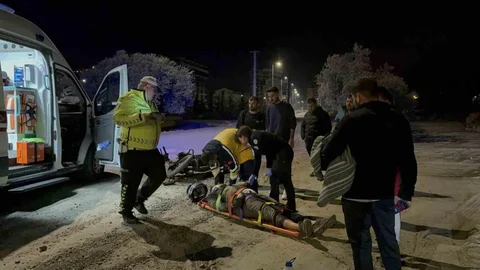 Alkollü Sürücü Motosikletten Düştü, Yaralandı