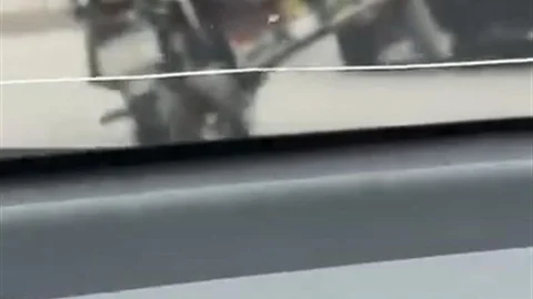 Tüp Yüklü Motosikletin Tehlikeli Sürüşü Elazığ'da Görüntülendi