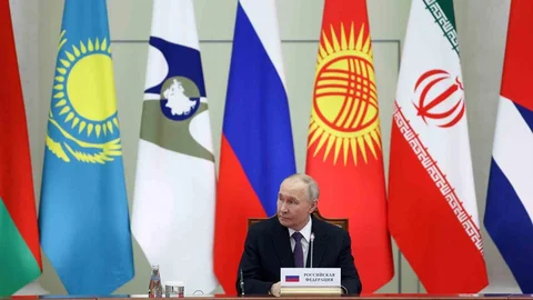 Putin'den Avrasya Ekonomik Birliği Açıklamaları