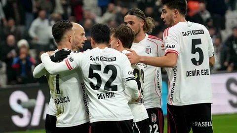 Beşiktaş, Fenerbahçe ile Derbiye Çıkıyor