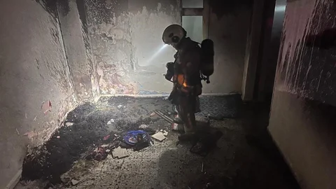 Antakya'da Metruk Bina Yangını Kontrol Altına Alındı