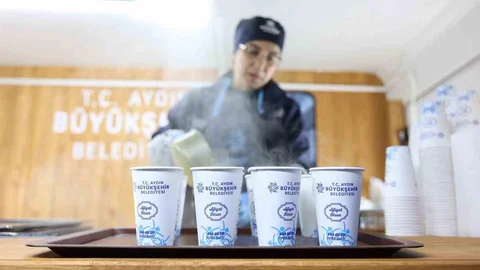 Aydın'da Sıcak Çorba Dağıtımı Başladı