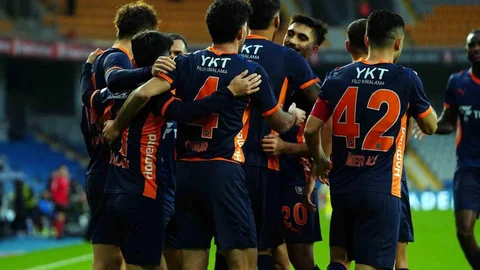 Başakşehir, 5 Golle Sezonun Zirvesinde