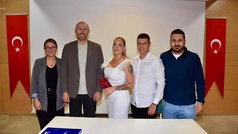 Germencik'te 310 Çift Evlenme Cüzdanı Aldı