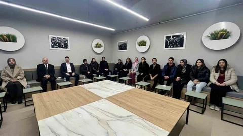 Dumlupınar'da Kitap Söyleşisi Yapıldı