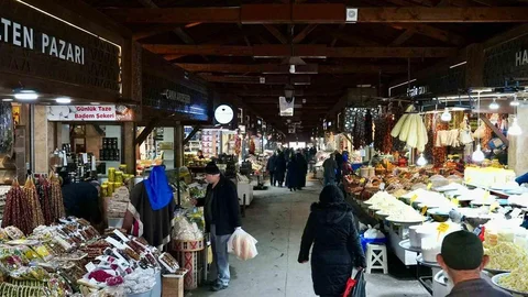 Kapalı Çarşı’da Harput Musikisi Çalıyor