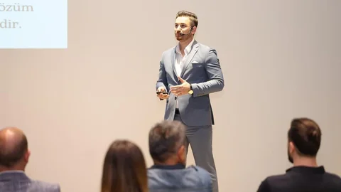 Eğitim Bilimci Paşayev Azerbaycan'da Eğitim Verecek