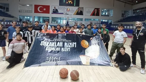 Hakkâri'de Sokak Basketbolu Turnuvası Renkli Anlara Sahne Oldu