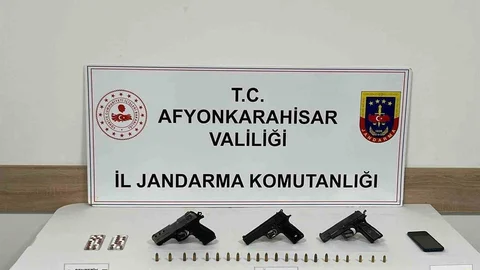 Uyuşturucu ve Silahlarla Yakalanan Şahıs Tutuklandı