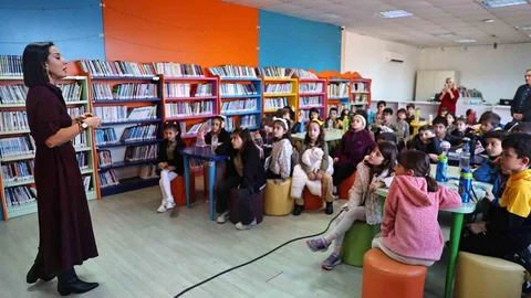 Doğan Hızlan Kütüphanesi'nde İmza Etkinliği Gerçekleşti