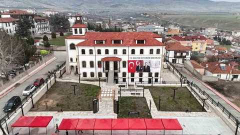 Amasya'da 160 Yıllık Kızlar Mektebi Kütüphane Oldu