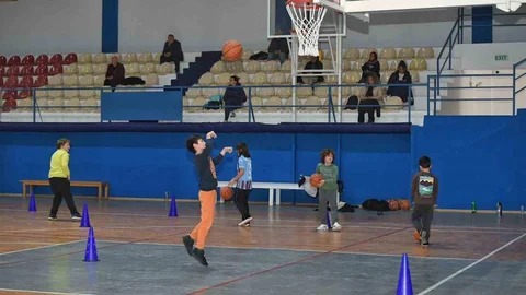 İsmet Selekler Spor Kompleksi’nde Kurslar Açıldı