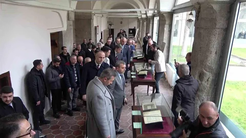 Amasya'da Yazma Eser Sergisi Açıldı