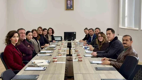 İletişim Fakültesi Öğrencileri İçin Eğitim Toplantısı