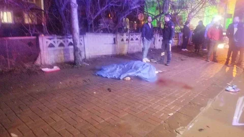 Süratli Otomobil Elektrikli Bisiklet Sürücüsünü Hayatından Etti