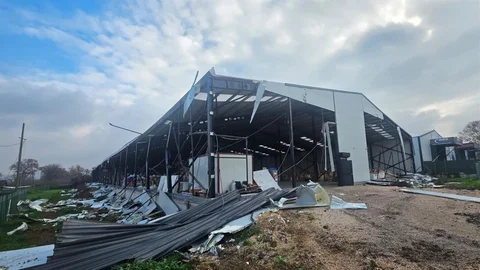 Nilüfer'de Kaçak Yapılar Yıkıldı