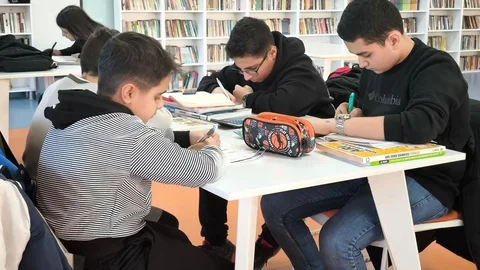 Çilesiz Kütüphanesi Gençlerin Tercihi Oldu