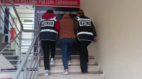 Kadın Hırsız İzmir'de Yakalandı