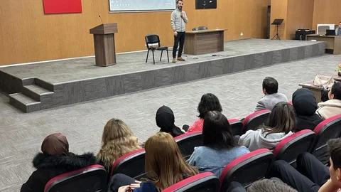 Sosyal Medya Bağımlılığı Konferansı Hisarcık'ta Yapıldı