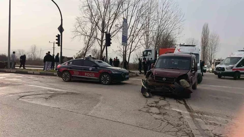 Bursa'da Hafif Ticari Araç Kazası