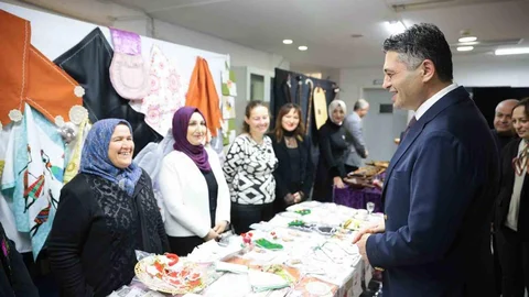 Aliağa'da Yeni Yıl Sergisi Açıldı