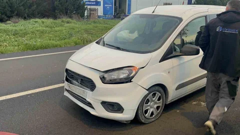 Başıboş Köpeğe Çarpan Sürücü Yaralandı