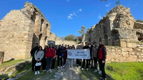 Üniversite Öğrencilerine Kültür Gezisi Düzenlendi