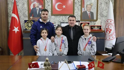 Bilecik’te Minik Yüzücülerin Başarısı