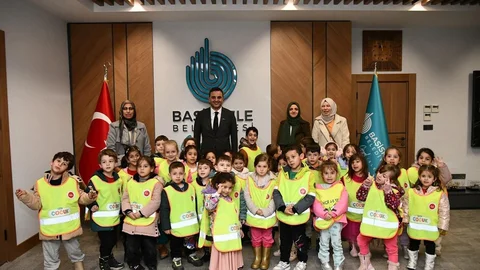 Başiskele'de Kur'an Kursu Öğrencileri Belediye Ziyareti