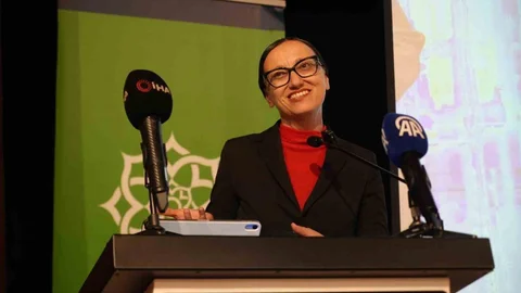 Prof. Dr. Mutlu Özcan Kocaeli'de Ödül Aldı