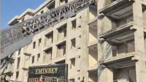 Osmaniye'de İşçiler İskelenin Üstünde Mahsur Kaldı