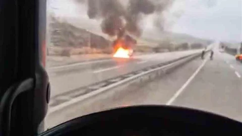 Ankara'da Otomobil Yangını